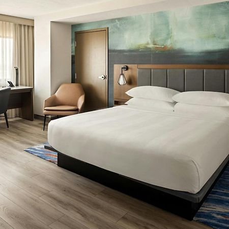 Oshkosh Marriott Waterfront Hotel & Convention Center エクステリア 写真