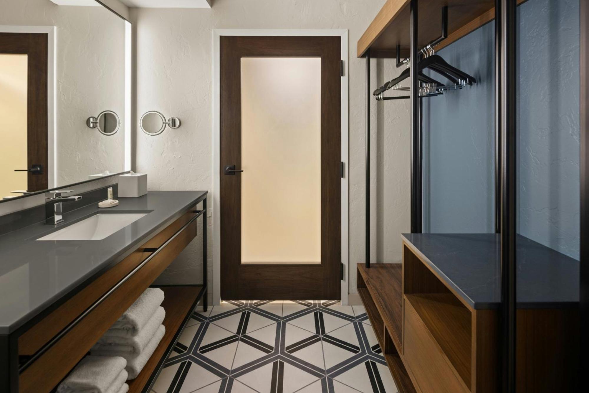 Oshkosh Marriott Waterfront Hotel & Convention Center エクステリア 写真