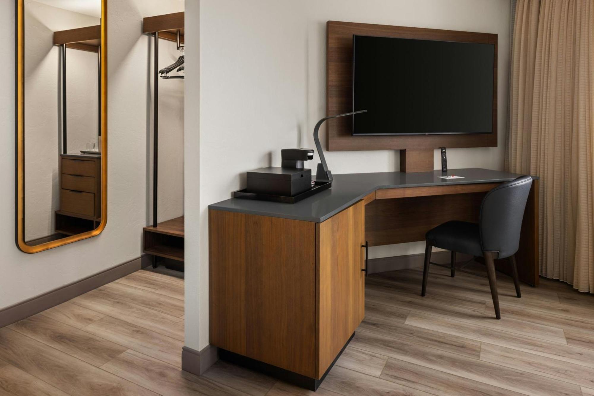Oshkosh Marriott Waterfront Hotel & Convention Center エクステリア 写真
