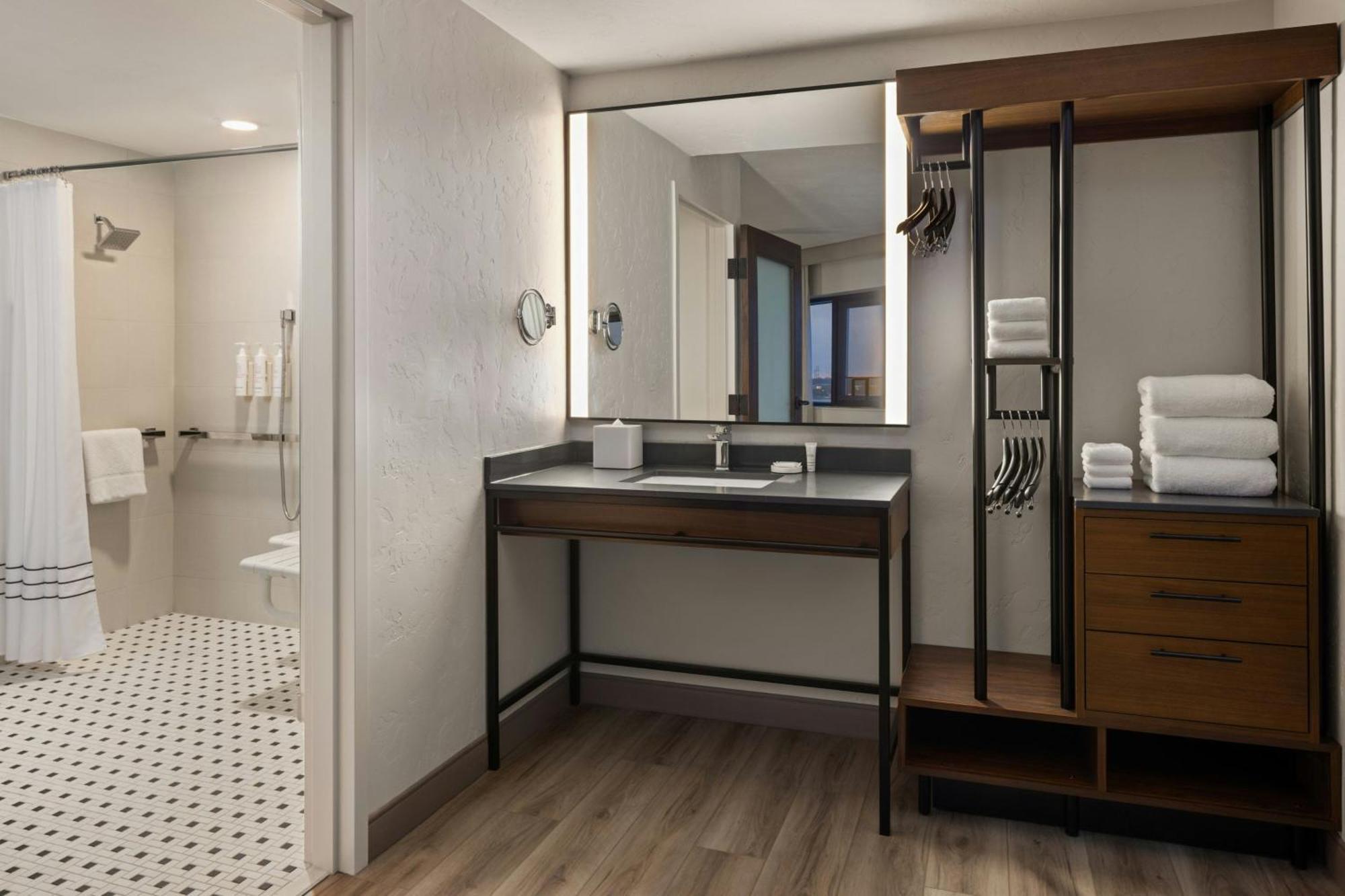 Oshkosh Marriott Waterfront Hotel & Convention Center エクステリア 写真